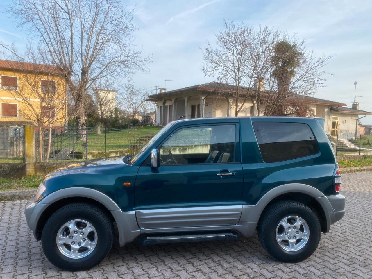 Mitsubishi Pajero 3.2DI-D GLS Autocarro Automatic