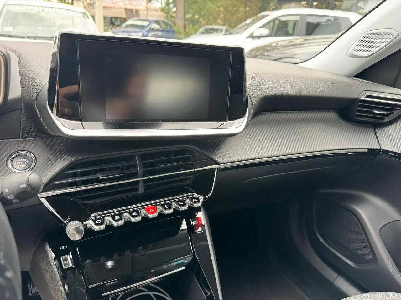 Peugeot 2008 1.2 benz 131