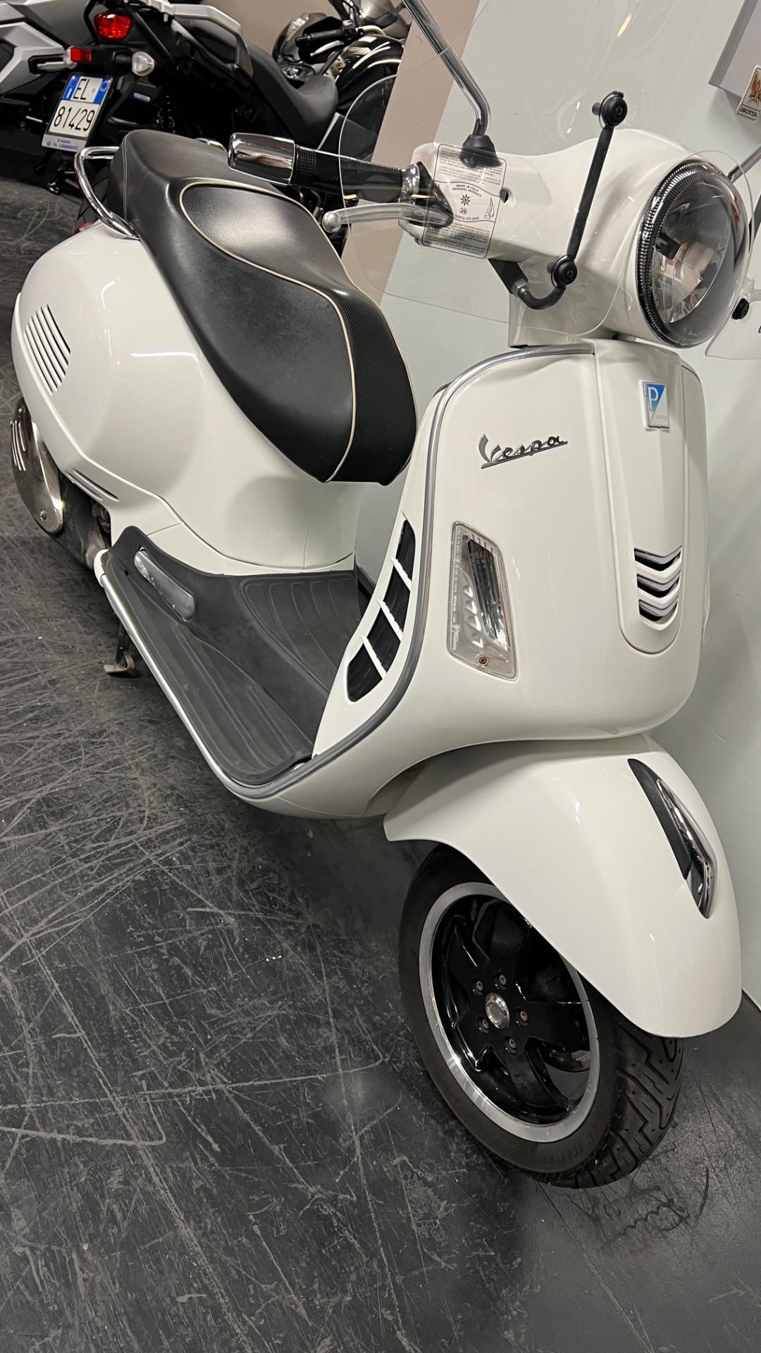Vespa GTS 300