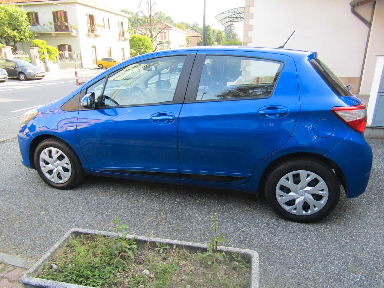 Toyota Yaris 1.0 70CV "49.400 km" Bluetooth, Camera p., ADAS