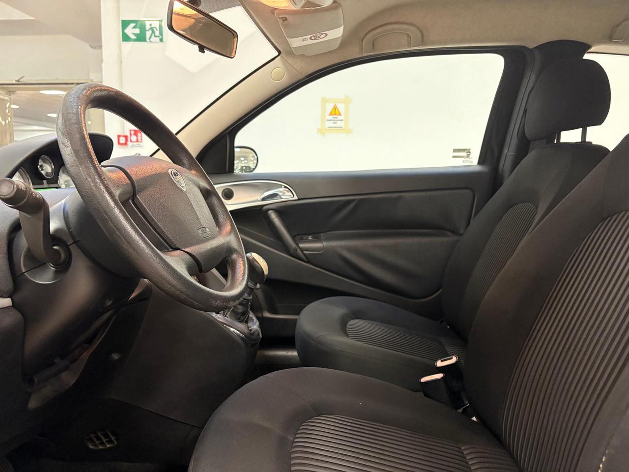 Lancia Ypsilon 1.2 8v Argento