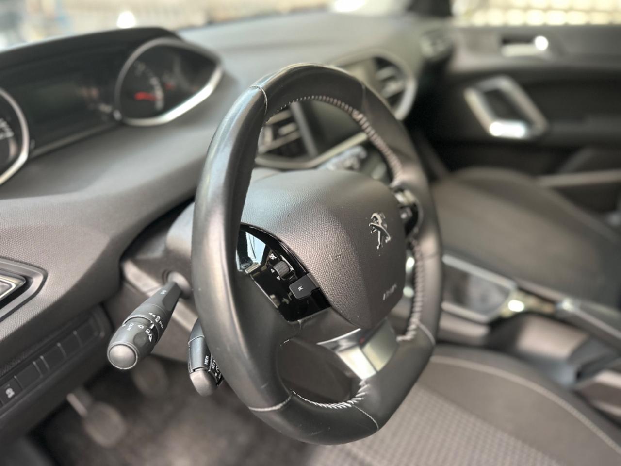 Peugeot 308 BlueHDi 100 S&S Business 2020 108.000