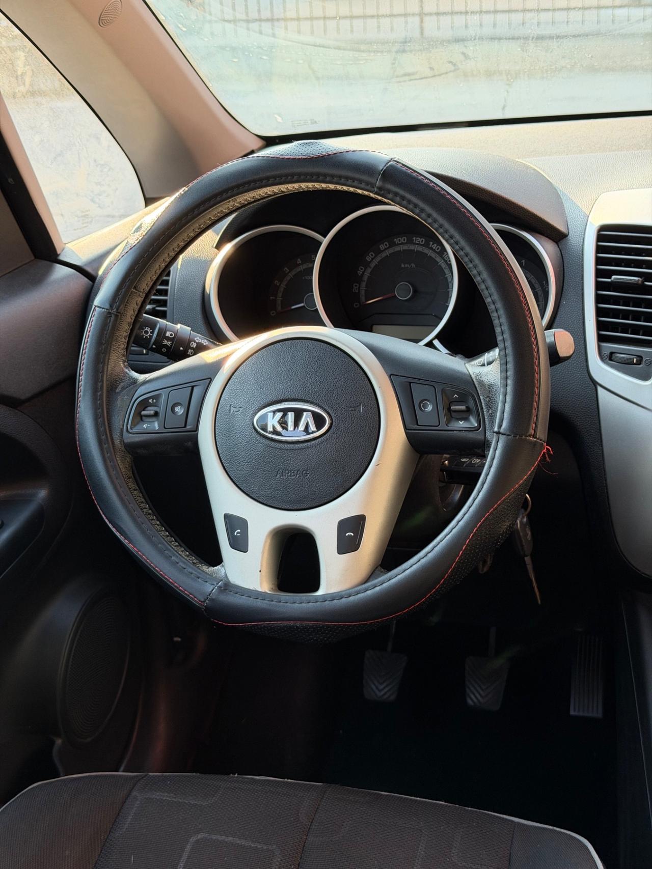 Kia Venga 1.4 CRDi 90CV- Neopatentati