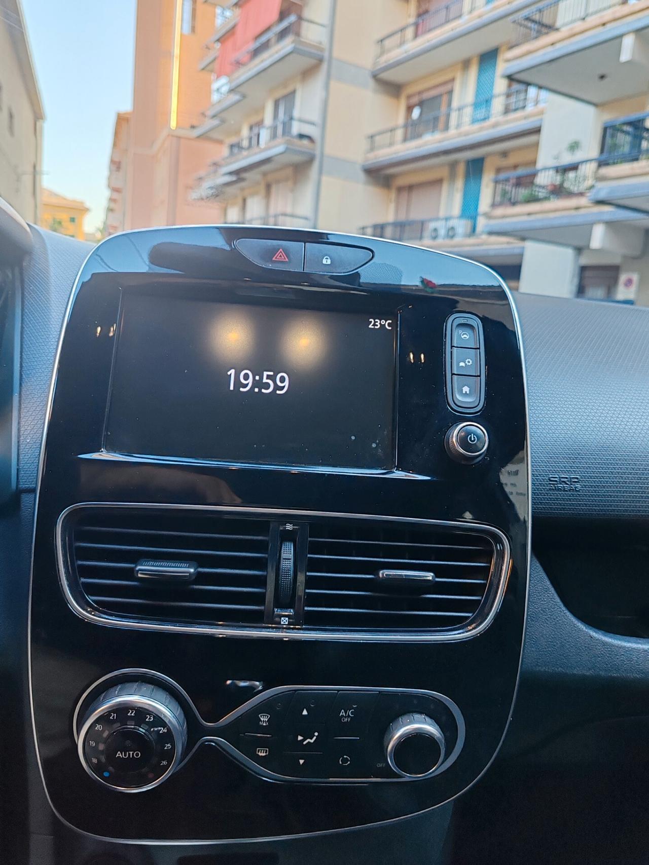Renault Clio dCi 8V 90 CV 5 porte Moschino Zen