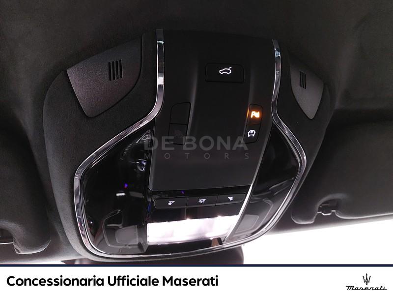 Maserati Levante 3.8 v8 trofeo 580cv auto Carbonio / Bowers&Wilkins