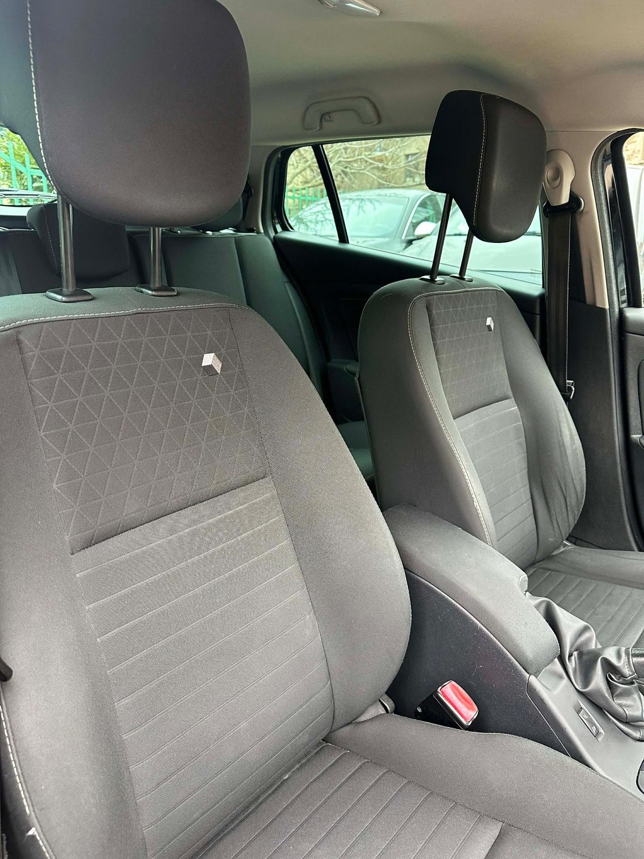 Renault MEGANE dCi 110CV SPORTTOUR LIMITED EU6B