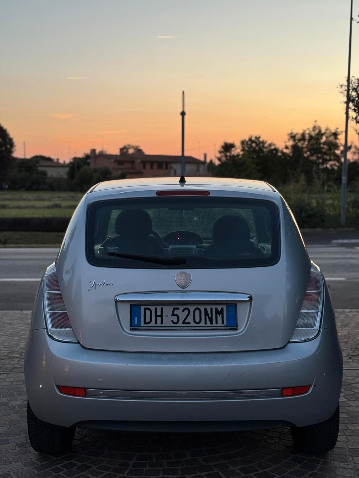 Lancia Ypsilon 1.2 Argento