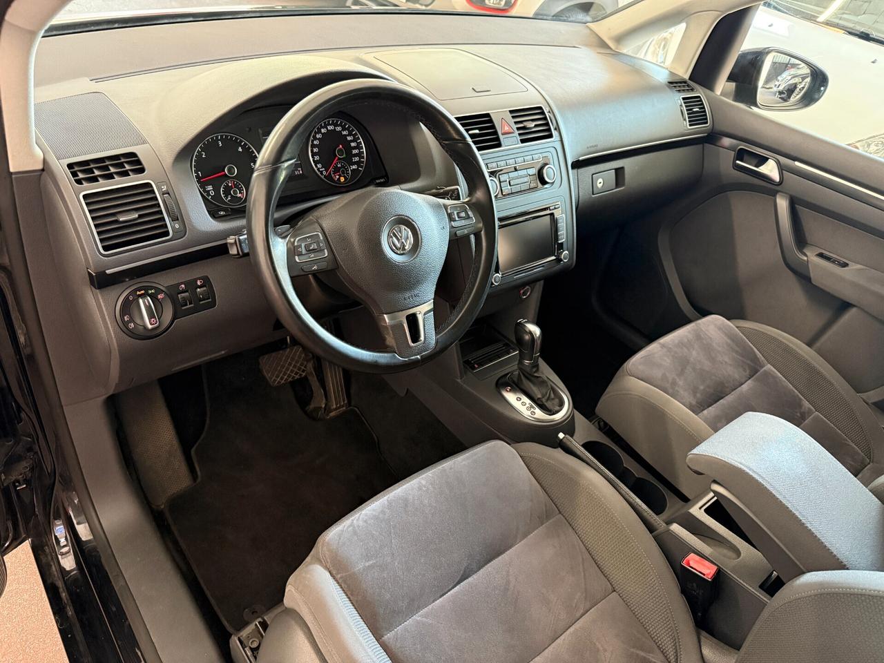 Volkswagen Touran 2.0 TDI 170 CV DSG - CINGHIA OK