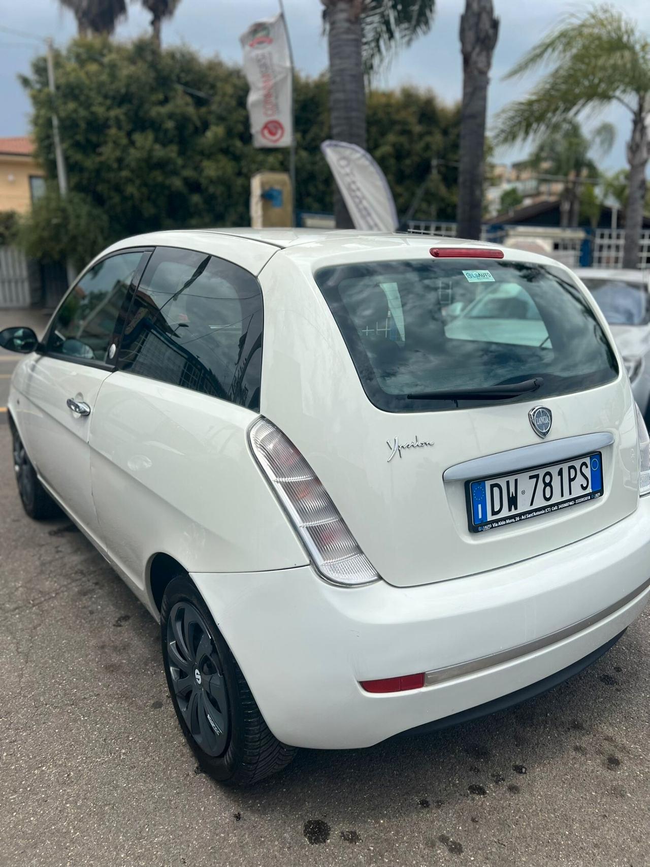 Lancia Ypsilon 1.4 Platino Ecochic GPL