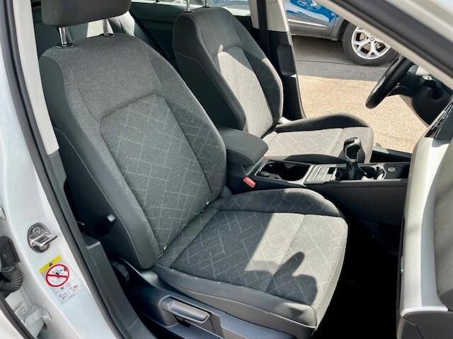 Volkswagen Golf VIII 1.0 tsi evo Life 110cv "FULL LED/NAVI/TELEKAMERA/PDC