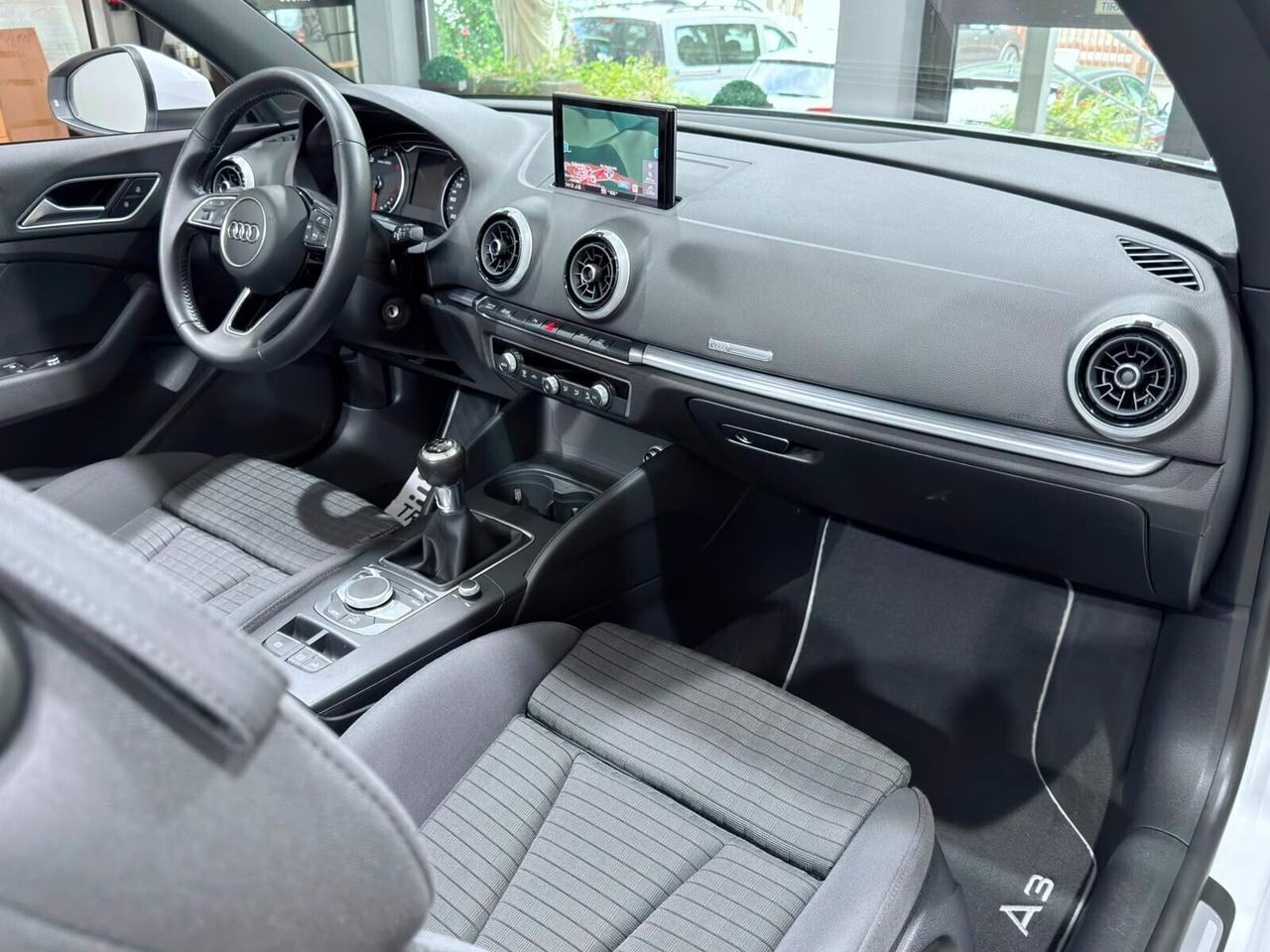 AUDI A3 CABRIO 1.6TDI 116CV SPORT 2018 LED/SENSORI