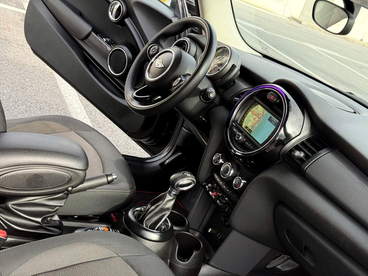 Mini 1.5 Cooper D 116 CV-AUTOM-BLACK EDITION