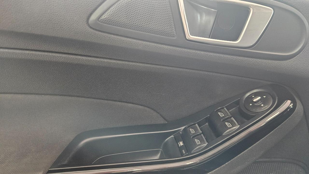 Ford Fiesta 1.5 TDCi 75CV 5 porte Titanium