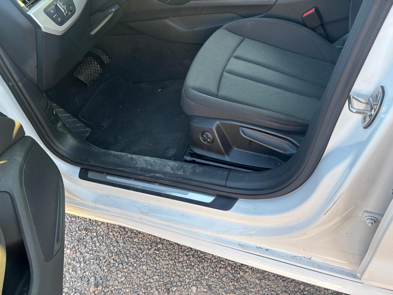 Audi A4 Avant 30 TDI/136 CV S tronic Business