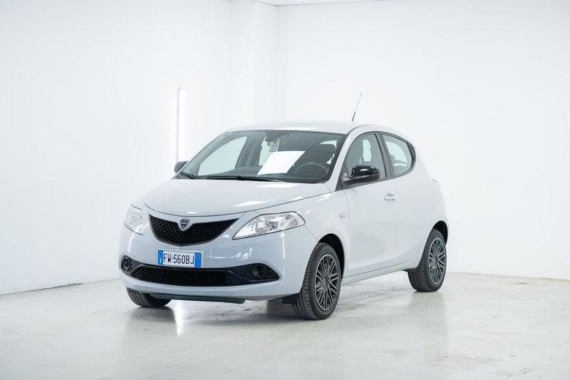 Lancia Ypsilon 1.2 69 CV S&S Gold (5 porte)