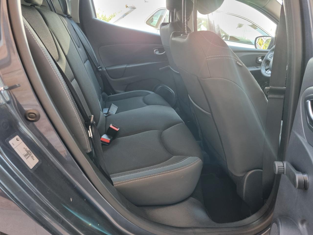 Clio IV 1.2 16v Zen 75cv