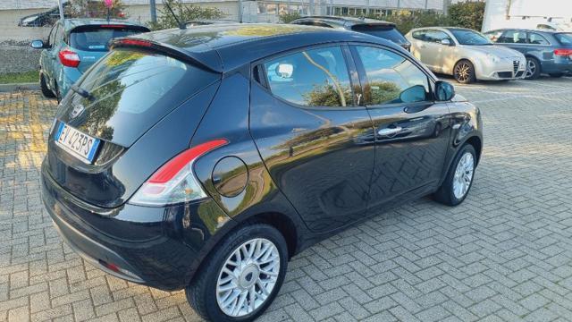 LANCIA Ypsilon 1.2 69 CV 5 porte Silver