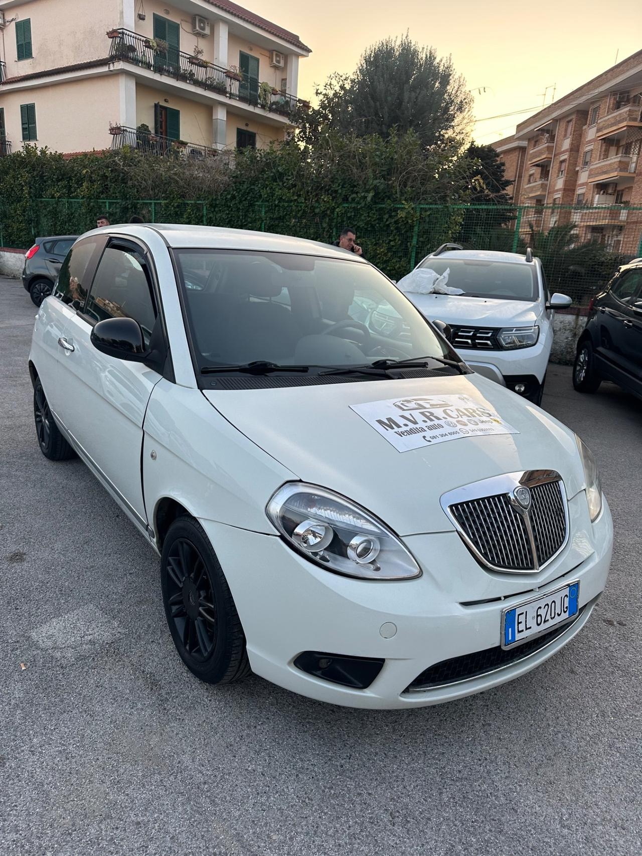Lancia Ypsilon 1.3 MJT 75 CV Platinum
