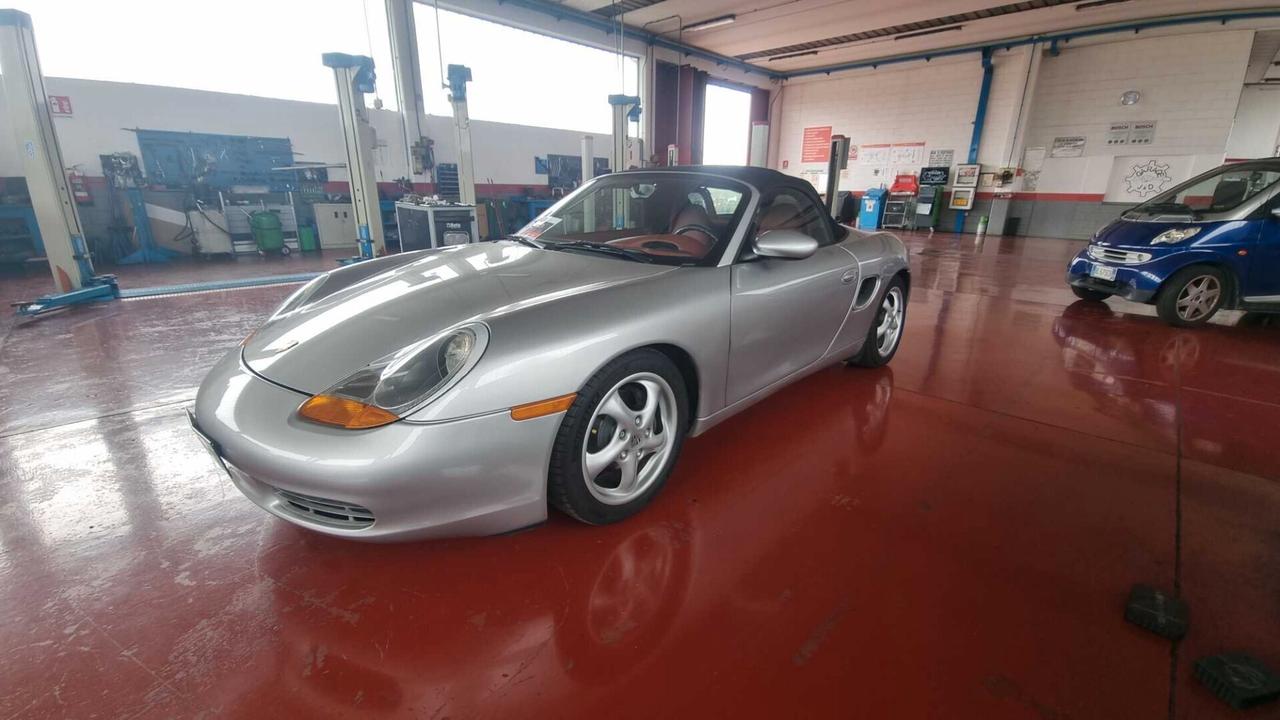 Porsche Boxster 2.5i 24V cat