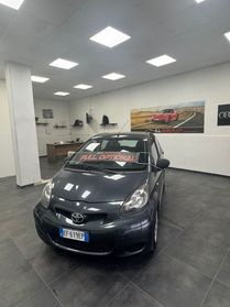 Toyota Aygo 1.0 12V VVT-i 5 porte Sol Connect Red Edition