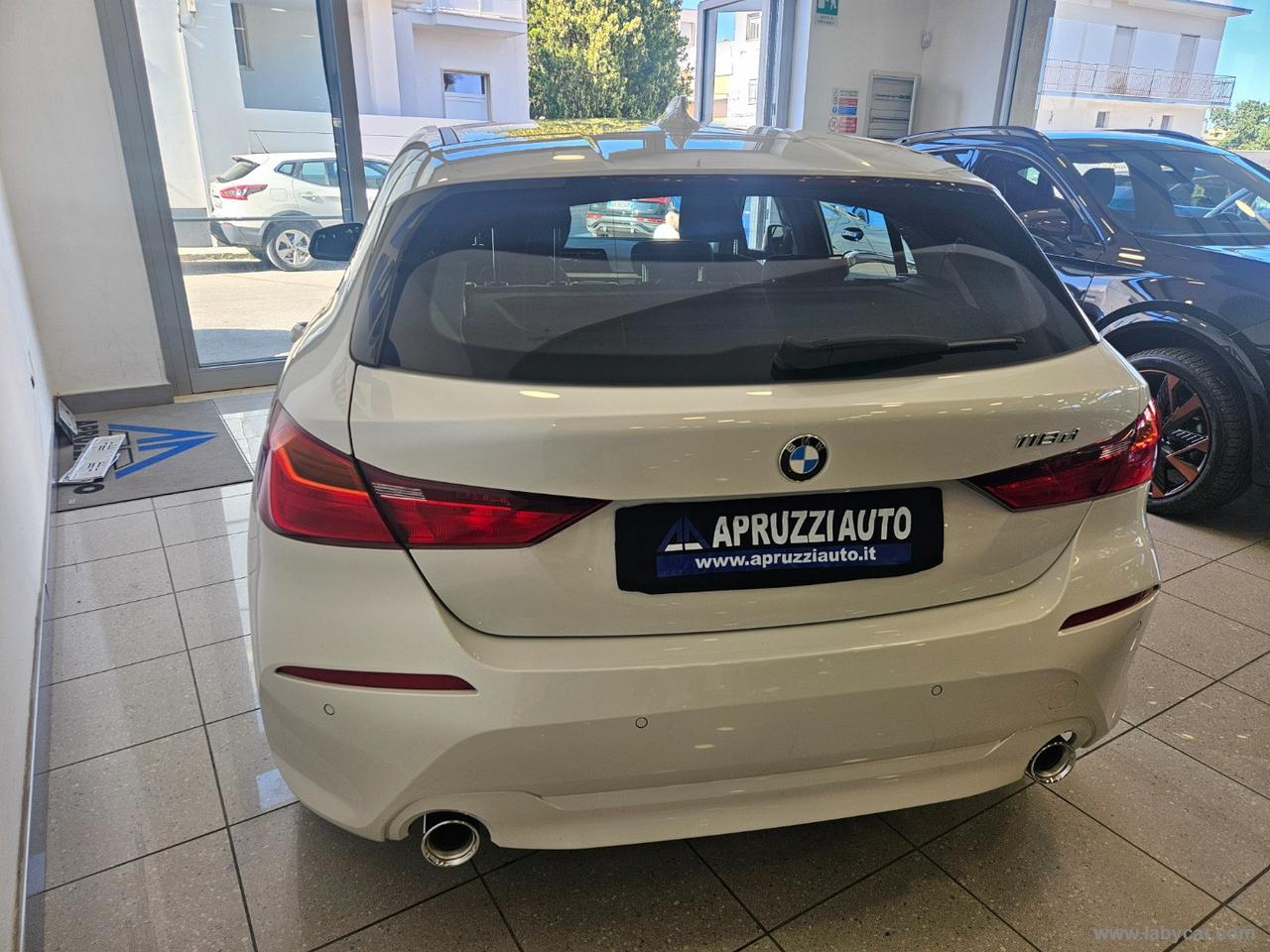 BMW 118d 5p. Advantage