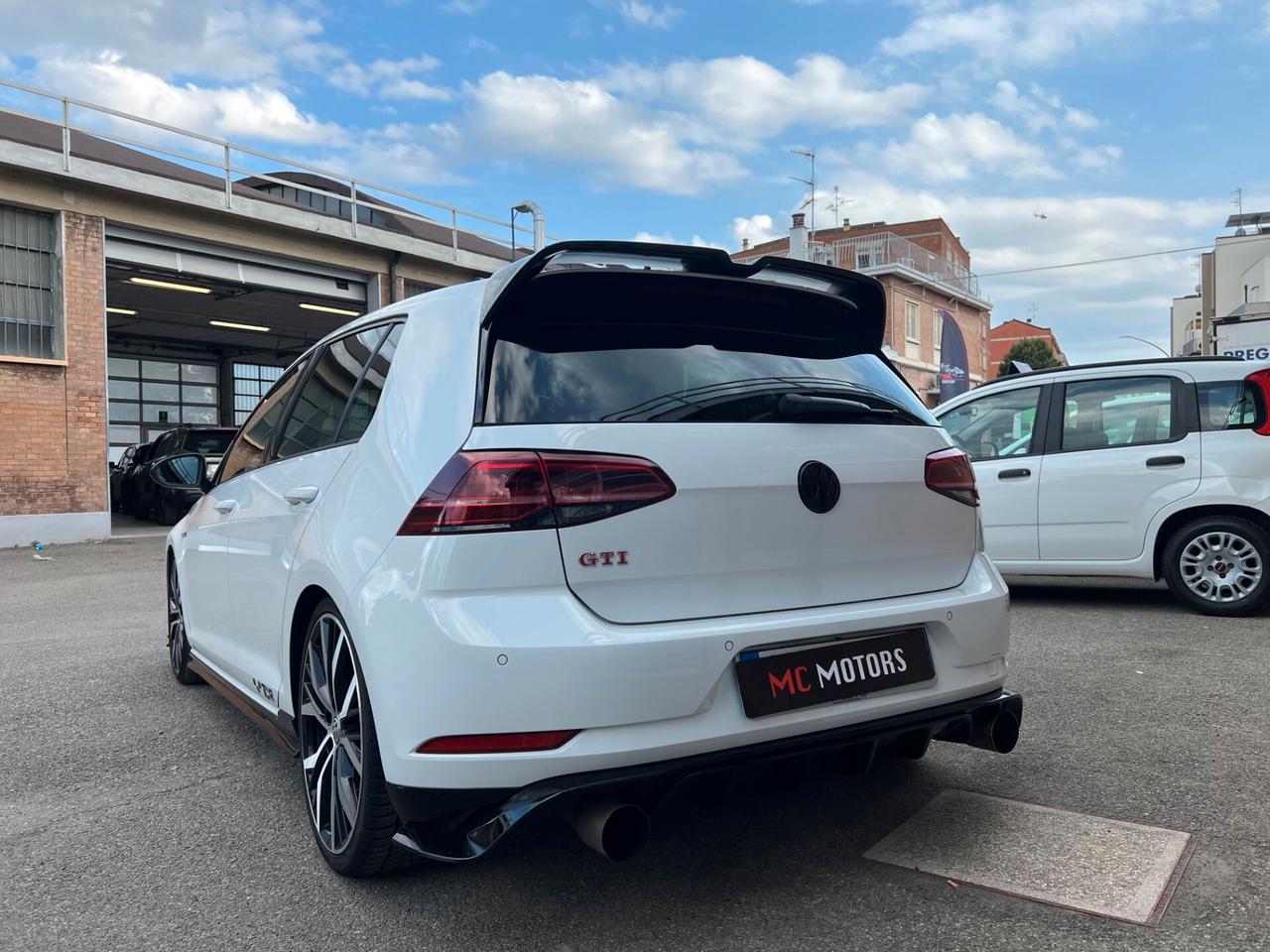 Golf 7,5 GTI TCR FULL OPTIONAL ( PARI AL NUOVO)