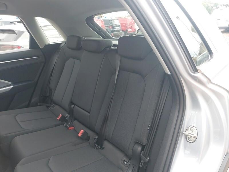 Audi Q3 40 TDI quattro S tronic Business