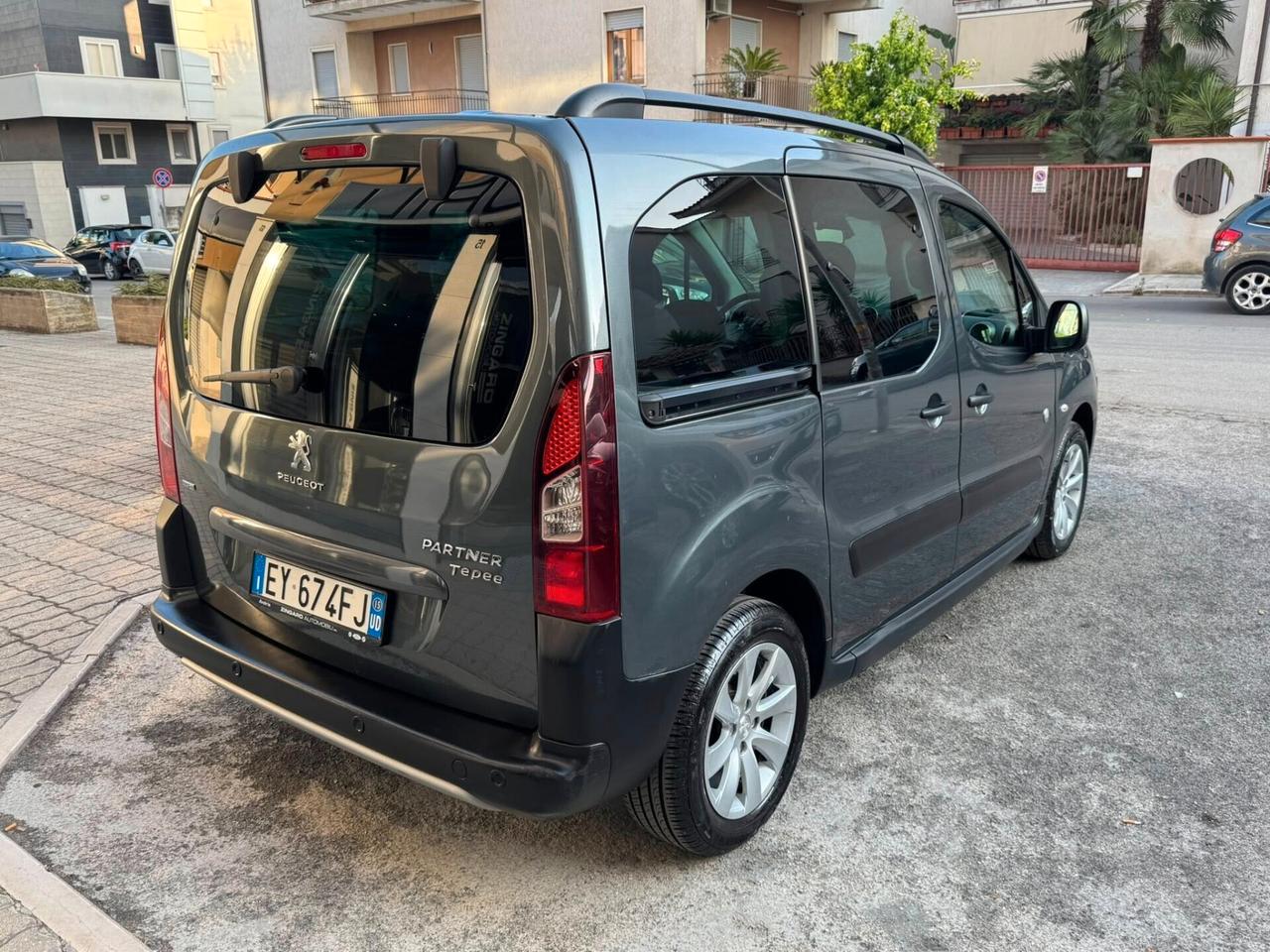 PEUGEOT PARTNER TEPEE 1.6 HDI 120 OUTDOOR 5 POSTI