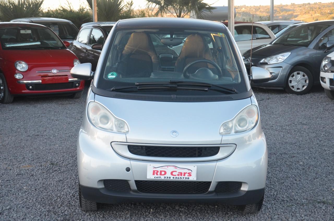 Smart fortwo. 1.0 benzina con tetto panoramico