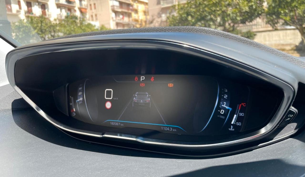 Peugeot 3008 BlueHDi 130 EAT8 ALLURE