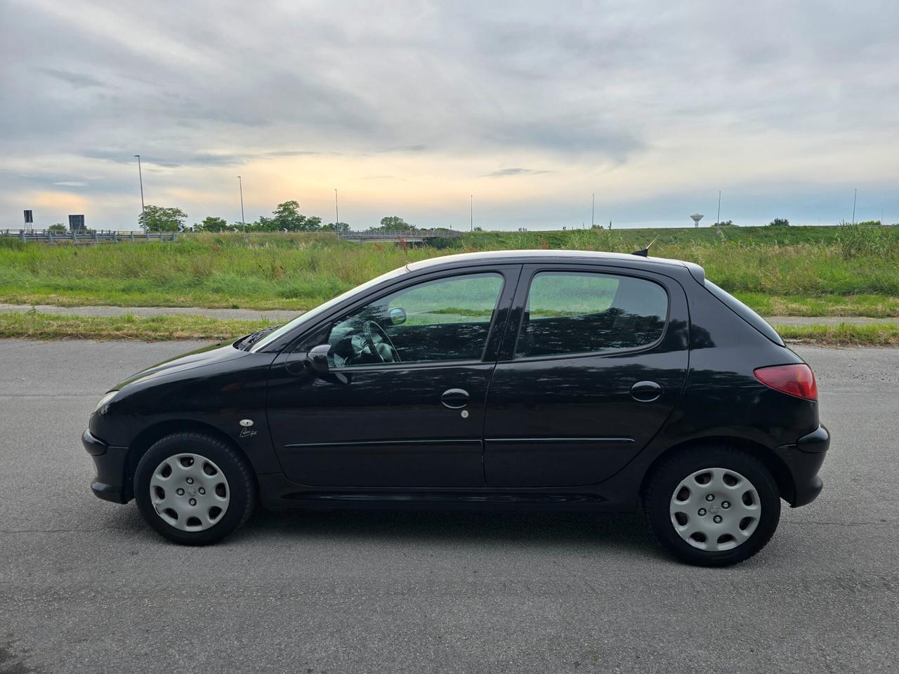 Peugeot 206 1.4 Benzina NEOPATENTATI