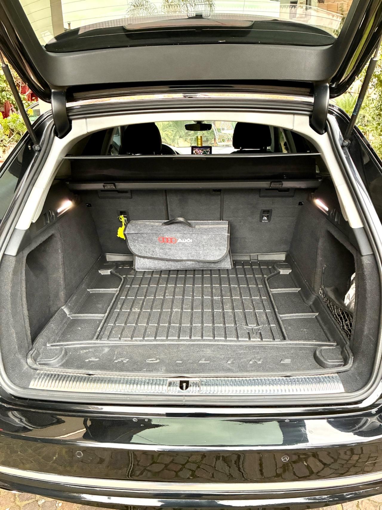 Audi A4 Avant 30 TDI S tronic Sport