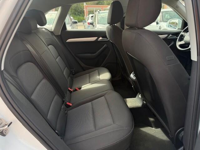 Audi Q3 2.0 TDI 120CV Design - 2016