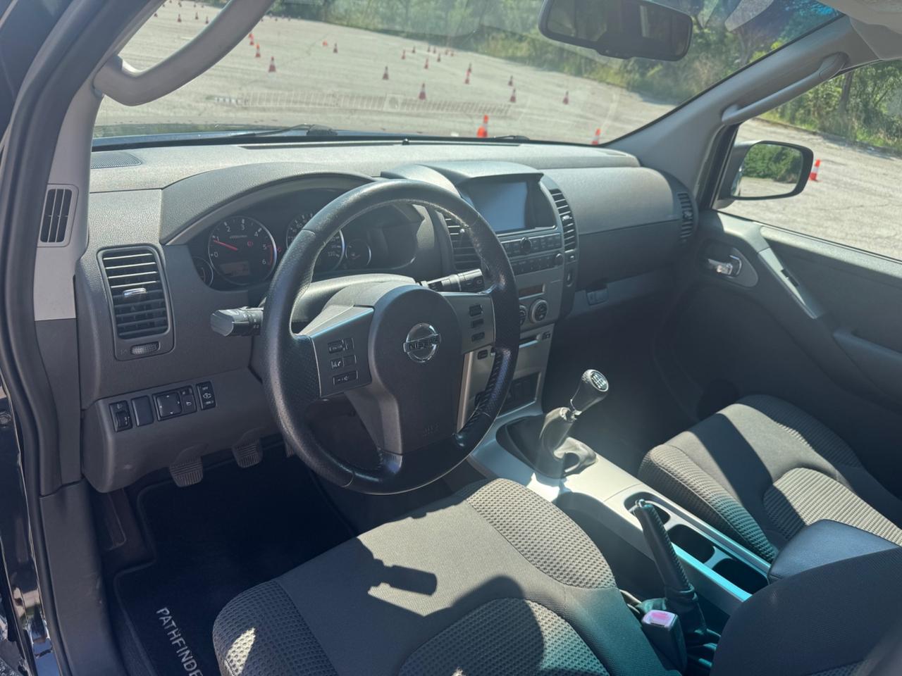 Nissan Pathfinder 2.5 dCi SE 7 posti