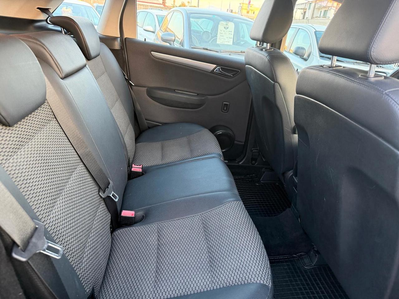 Mercedes-benz B 180 CDI Premium-12/2010