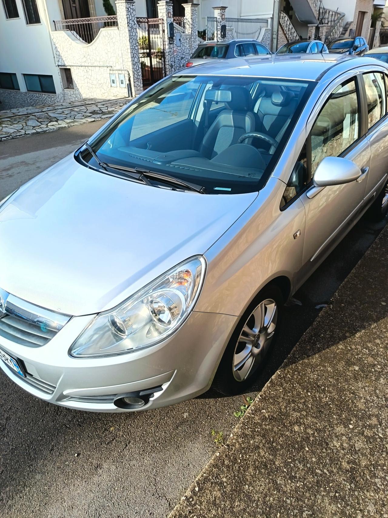 Opel Corsa 1.2 5 porte Cosmo