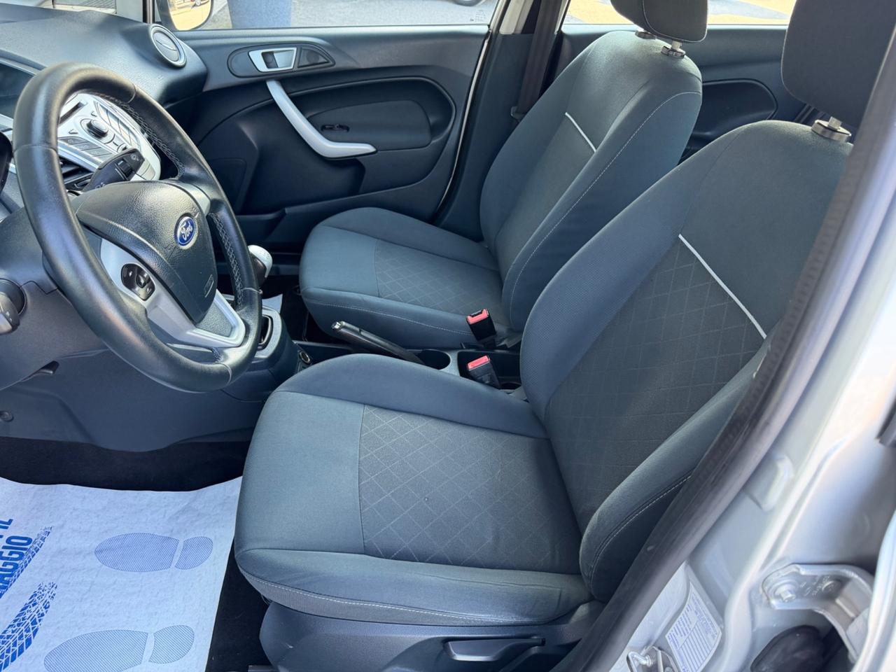 Ford Fiesta Ikon 1.4 TDCi 70CV 5 porte