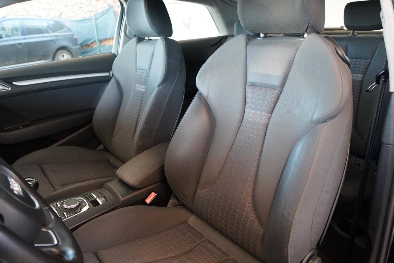 Audi A3 1.6 TDI 105 Cv Attraction