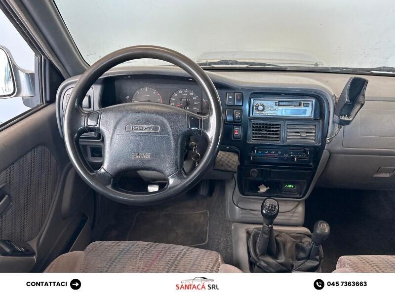 NISSAN PICK UP 4X4