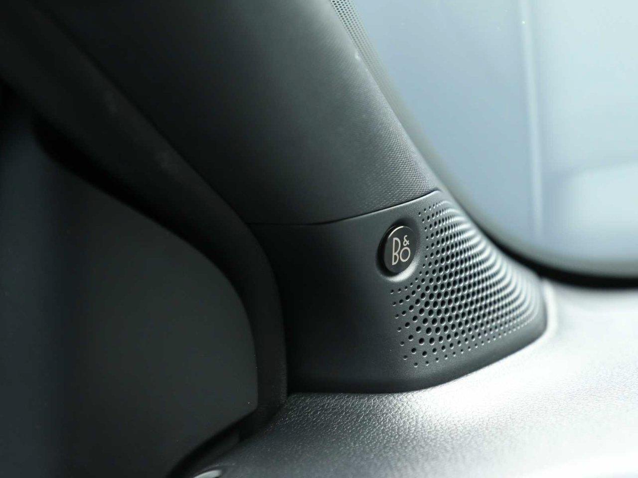 Ford Ranger Raptor 2.0 ecoblue 210cv auto pronto disponibile con due versione di colori