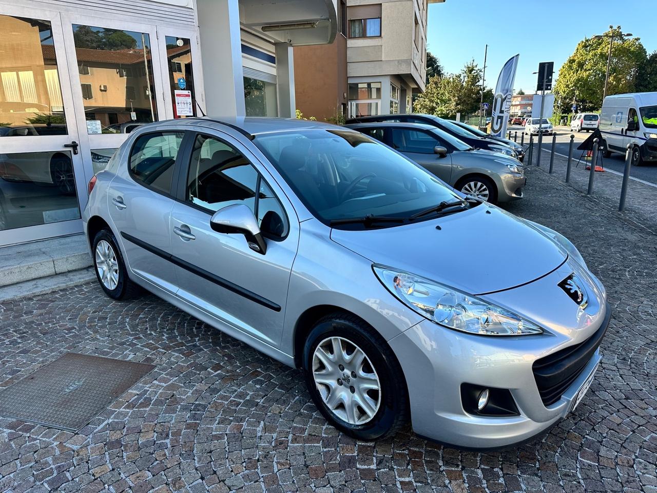 Peugeot 207 1.4Bz 8V 75CV 5p. Neopatentati