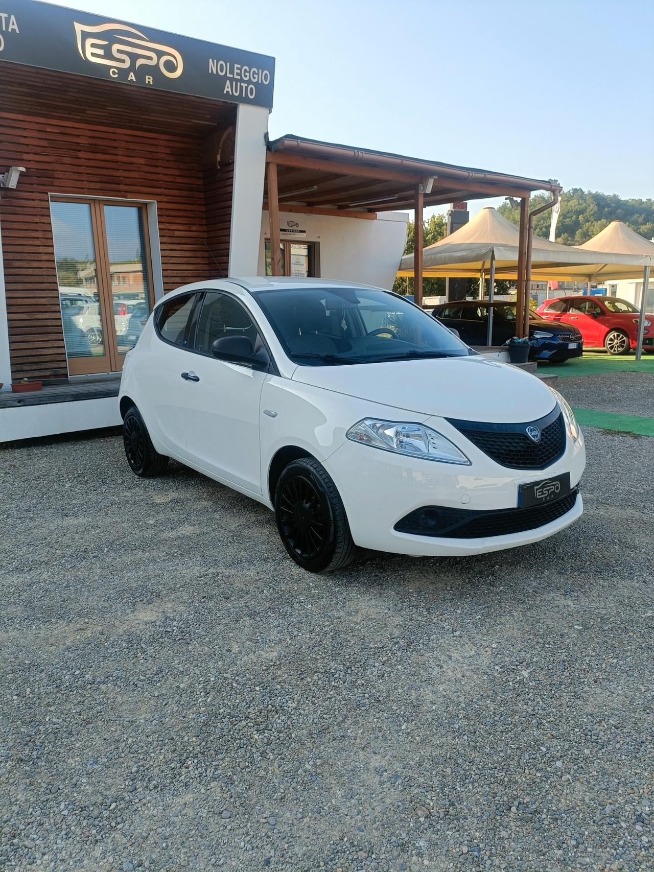 Lancia Ypsilon 1.2 69 CV 5 porte Elefantino Blu