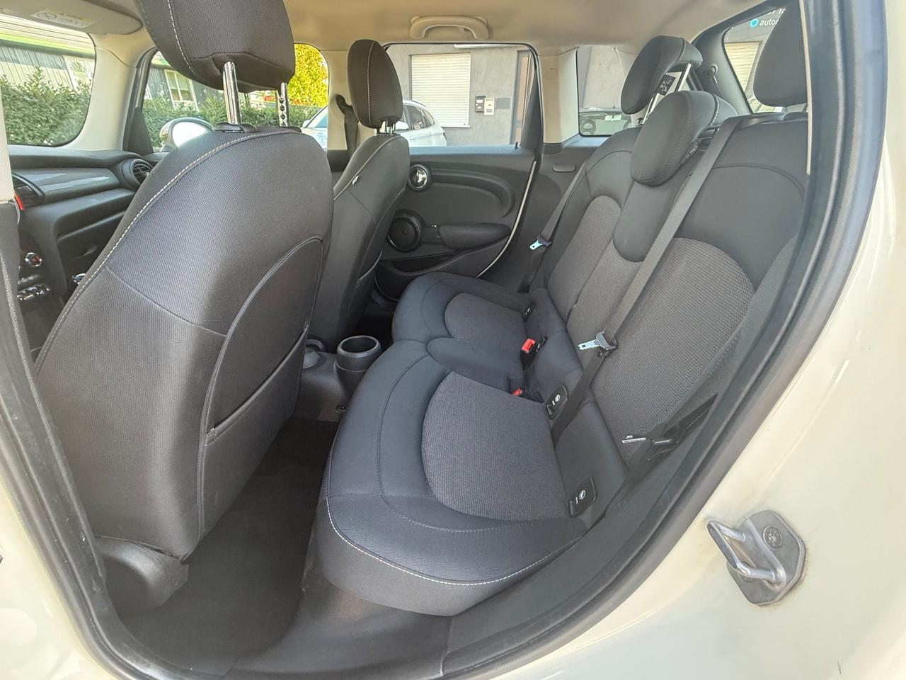 Mini 1.5 Cooper D Business XL 5 porte