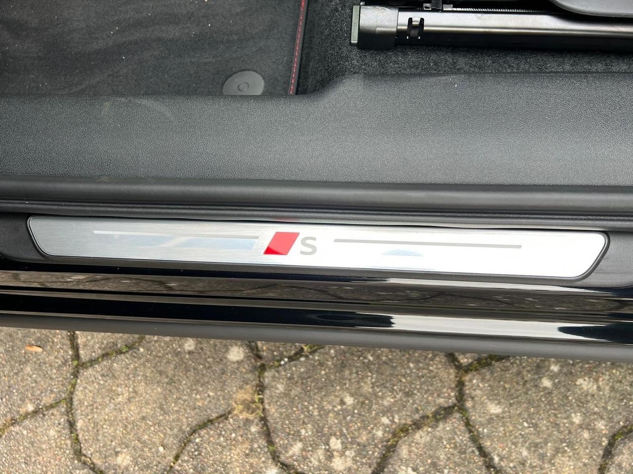 Audi Q3 35 TDI quattro S tronic line Head Up Display Led Pelle Tetto Apribile Navy Camera 360• Matrix