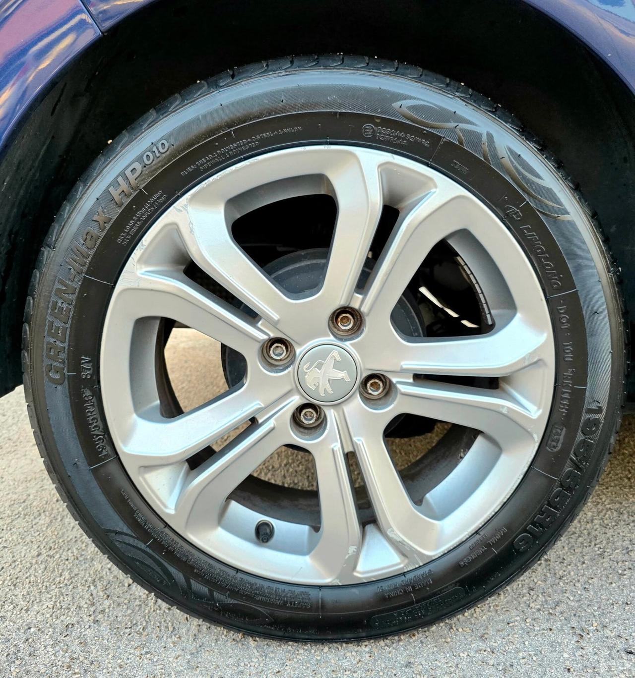Peugeot 208 1.2 bz 5 porte Allure con 95.000 Chilometri