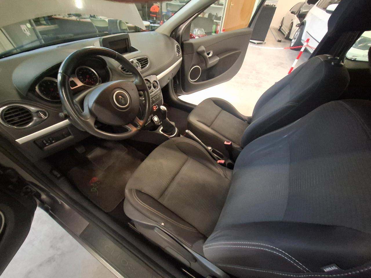 Renault Clio 1.2 16V 3 porte Dynamique