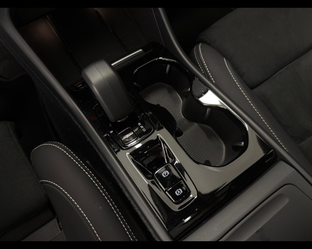 VOLVO XC40 (2017-->) - XC40 B3 automatico Ultra Black Edition