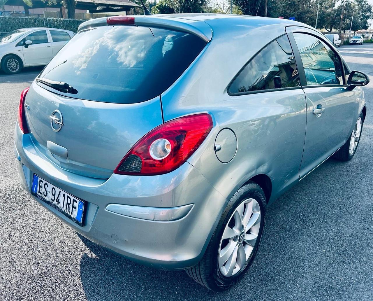 Opel Corsa 1.2 85CV GPL DELLA CASA