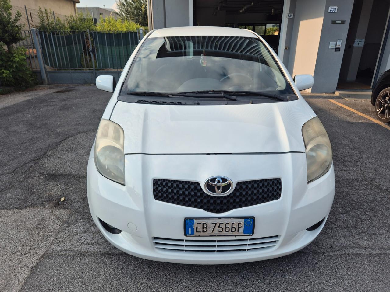 Toyota Yaris 1.4 D-4D DPF 5 porte Sol
