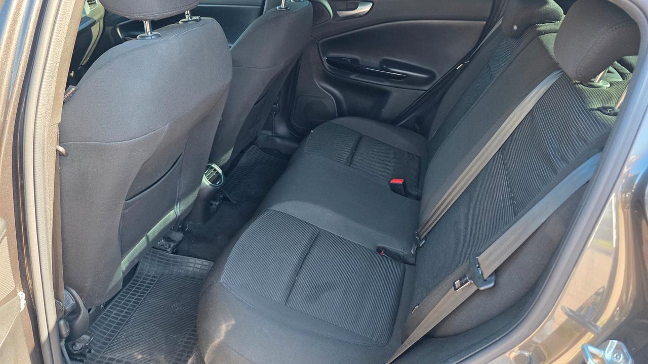 Alfa Romeo Giulietta 2.0 JTDm-2 140 CV Distinctive